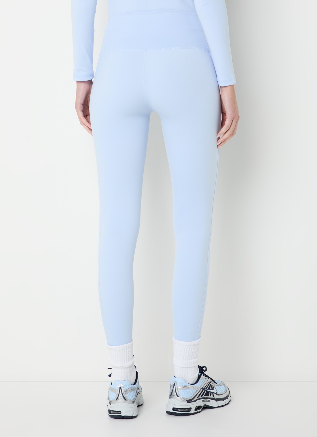 Nike One high waist cropped trainingslegging met dri-FIT en logo - achterkant lichtblauw