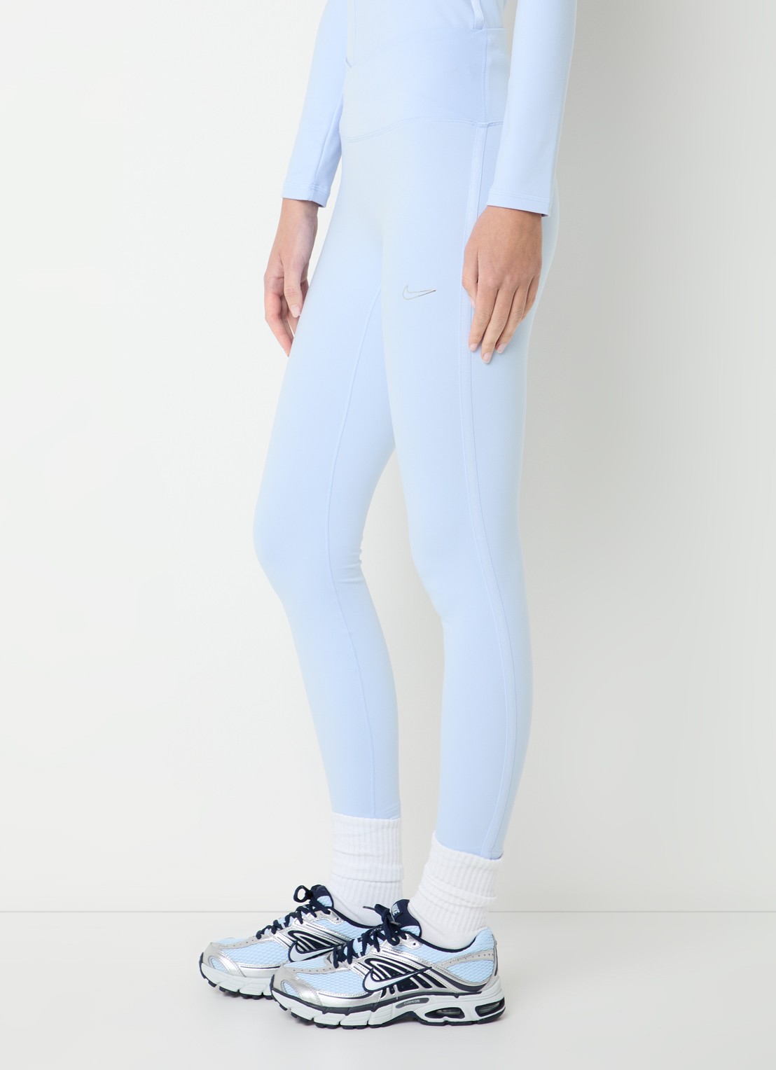 Nike One high waist cropped trainingslegging met dri-FIT en logo - detail 5 lichtblauw
