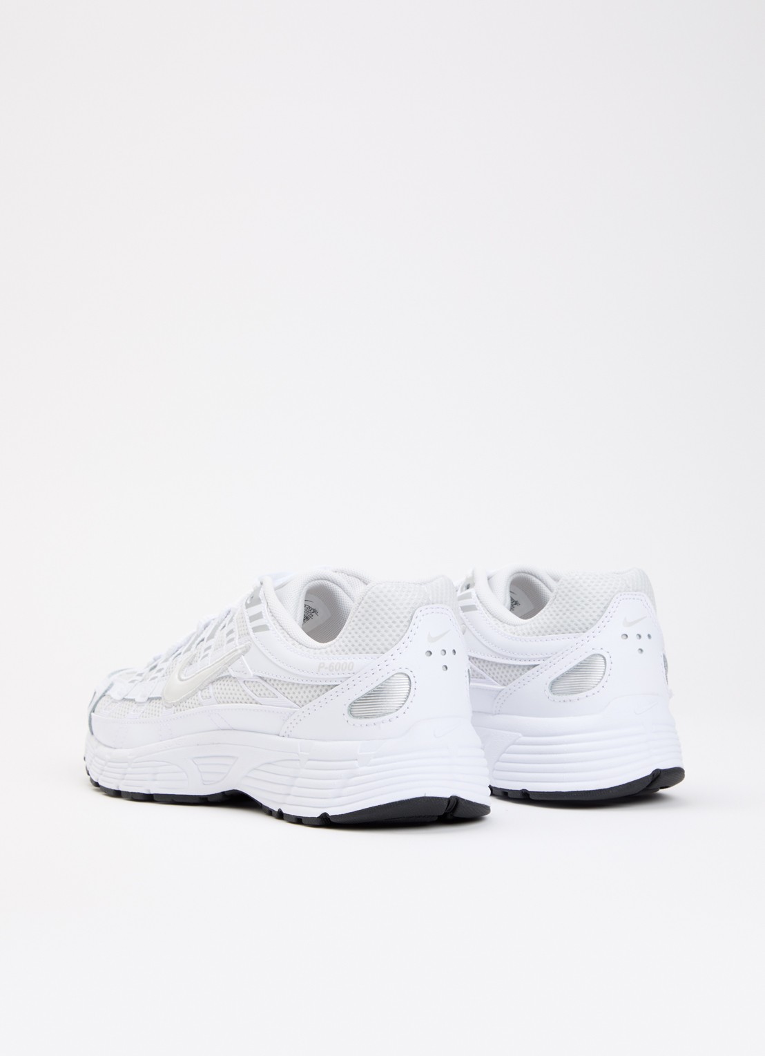 Nike P-6000 sneaker met leren details - achterkant 2 wit
