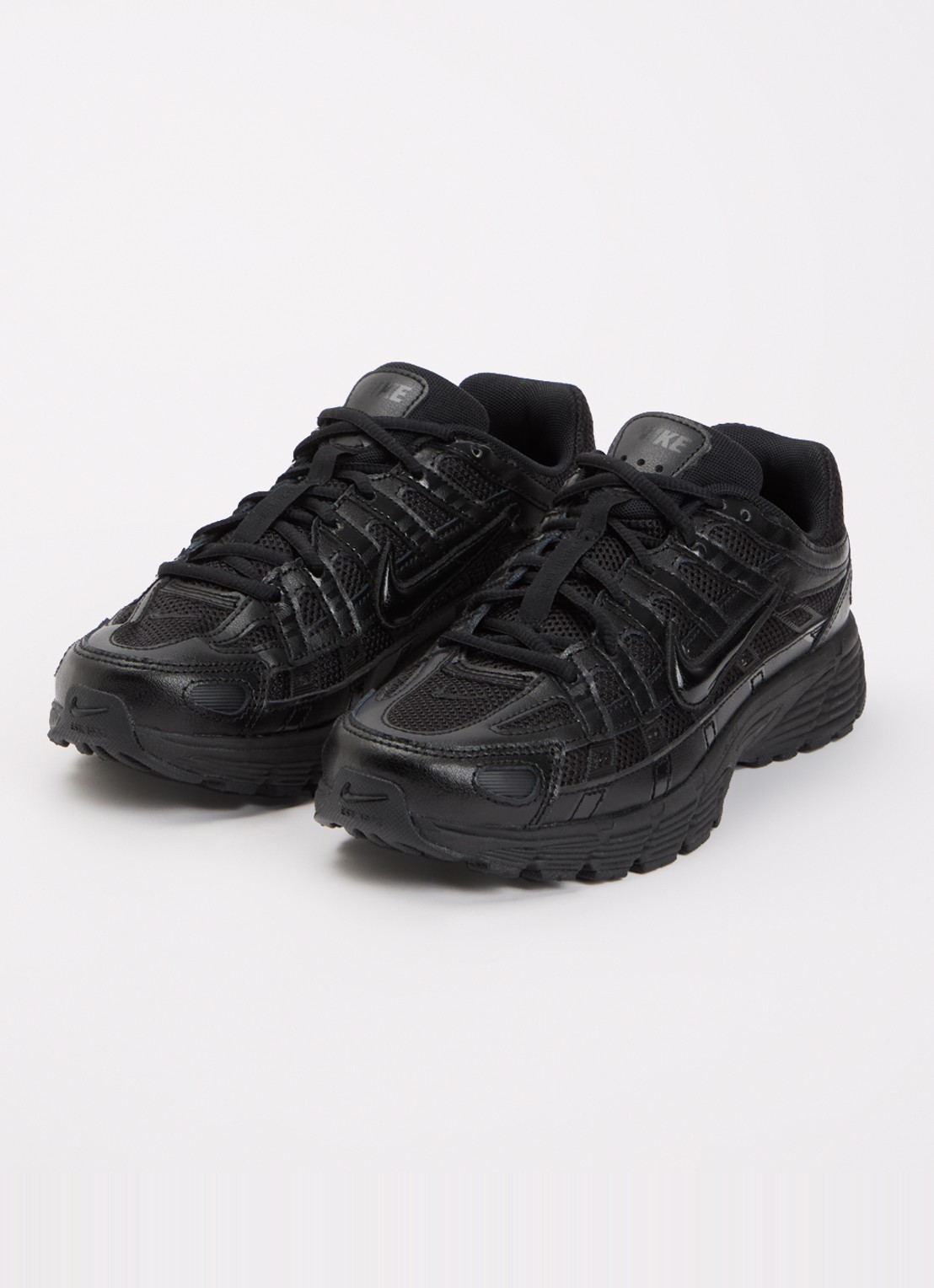 Nike P-6000 sneaker met mesh details - voorkant 3 zwart