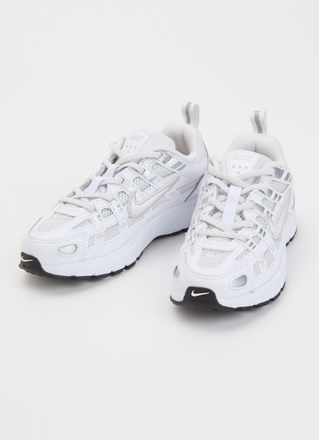 Nike P-6000 sneaker met mesh details - voorkant 3 wit
