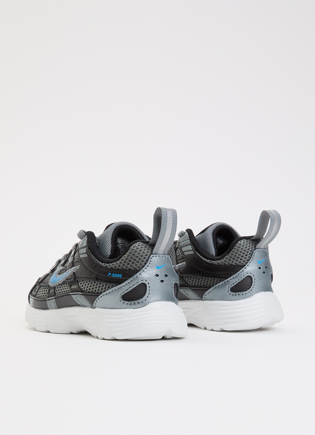 Nike P-6000 sneaker met mesh details - achterkant 2 antraciet