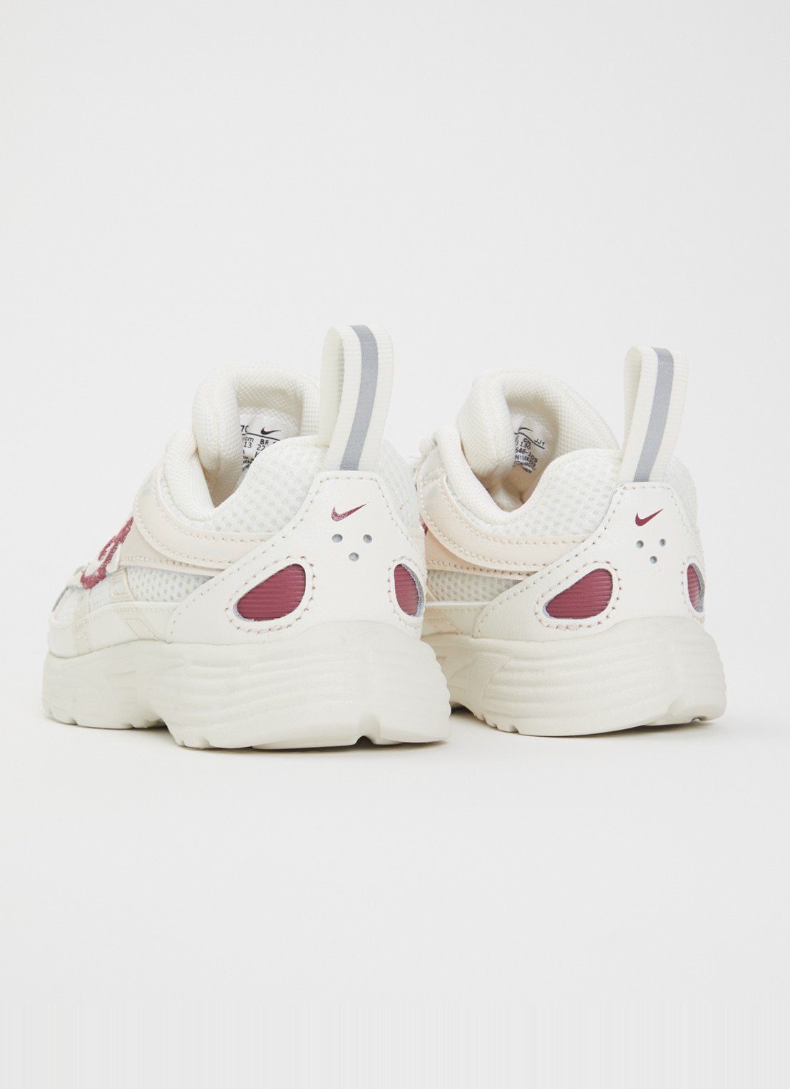 Nike P-6000 sneaker met mesh details - achterkant 5 creme