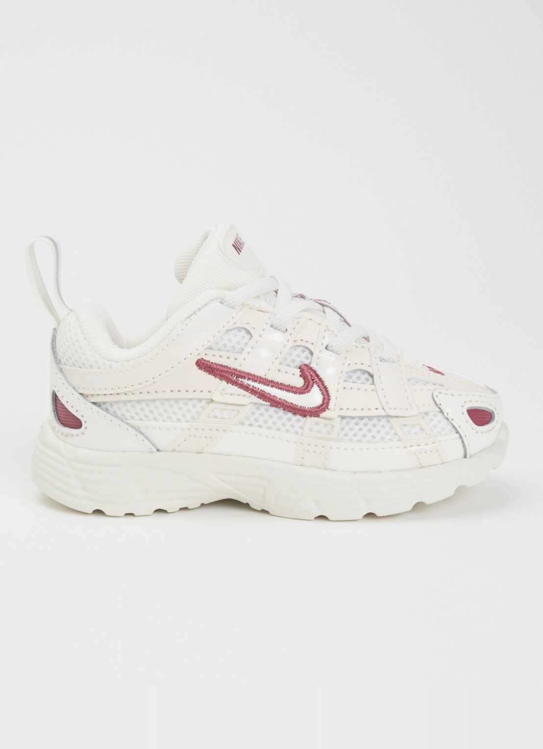 Nike P-6000 sneaker met mesh details - voorkant 3 creme