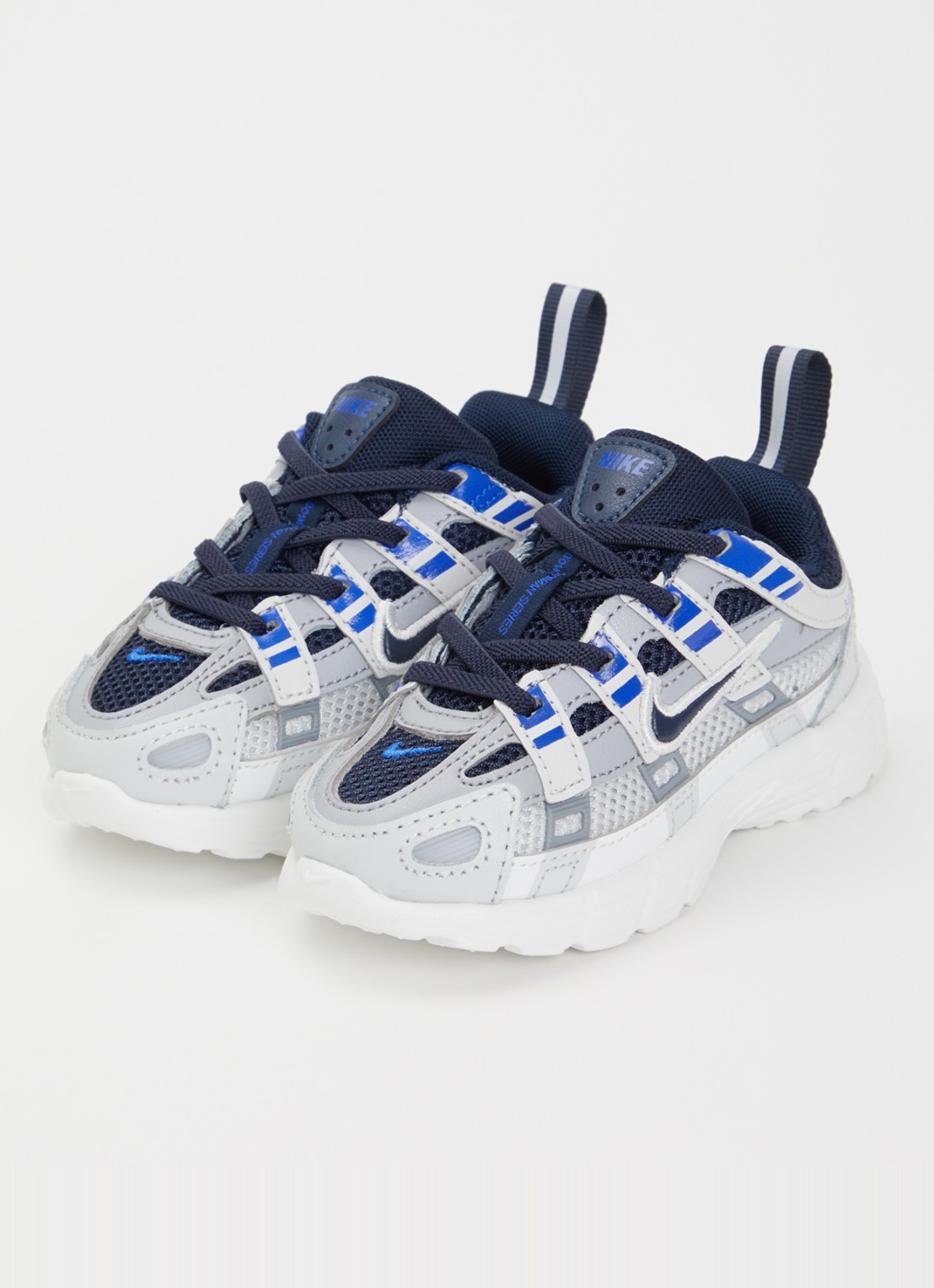 Nike P-6000 sneaker met mesh details - voorkant 2 donkerblauw