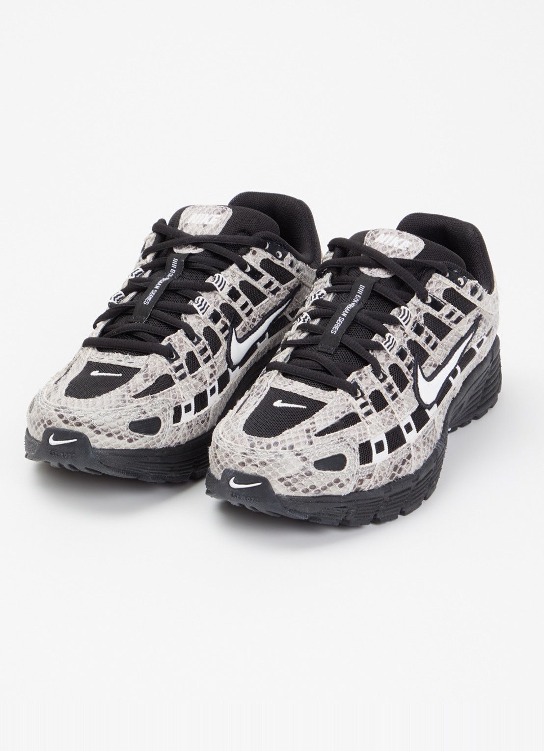 Nike P-6000 sneaker met slangenprint - detail 2 beige