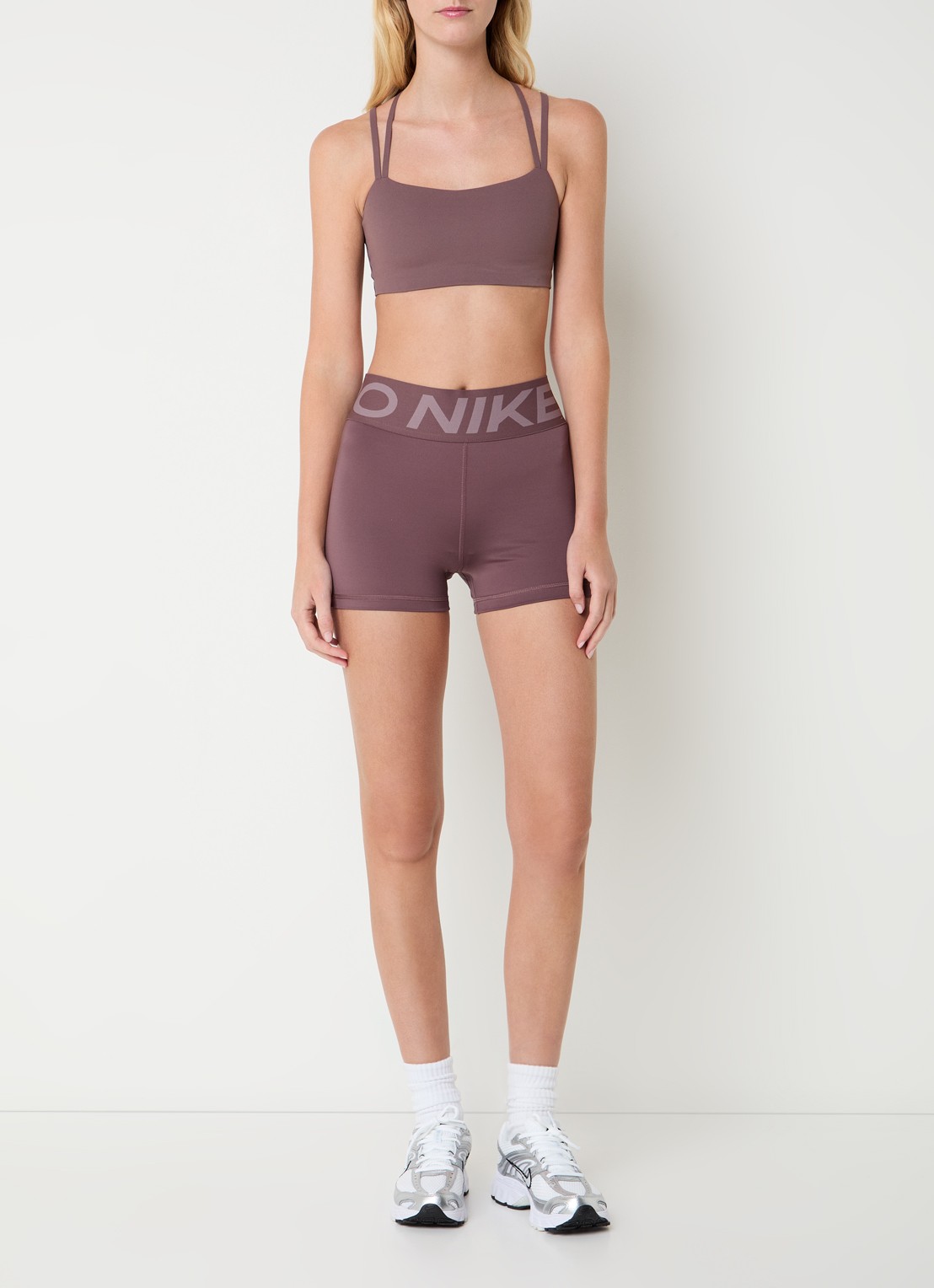 Nike Pro Sculpt high waist skinny fit fietsbroek met dri-FIT en logoband - voorkant 5 taupe