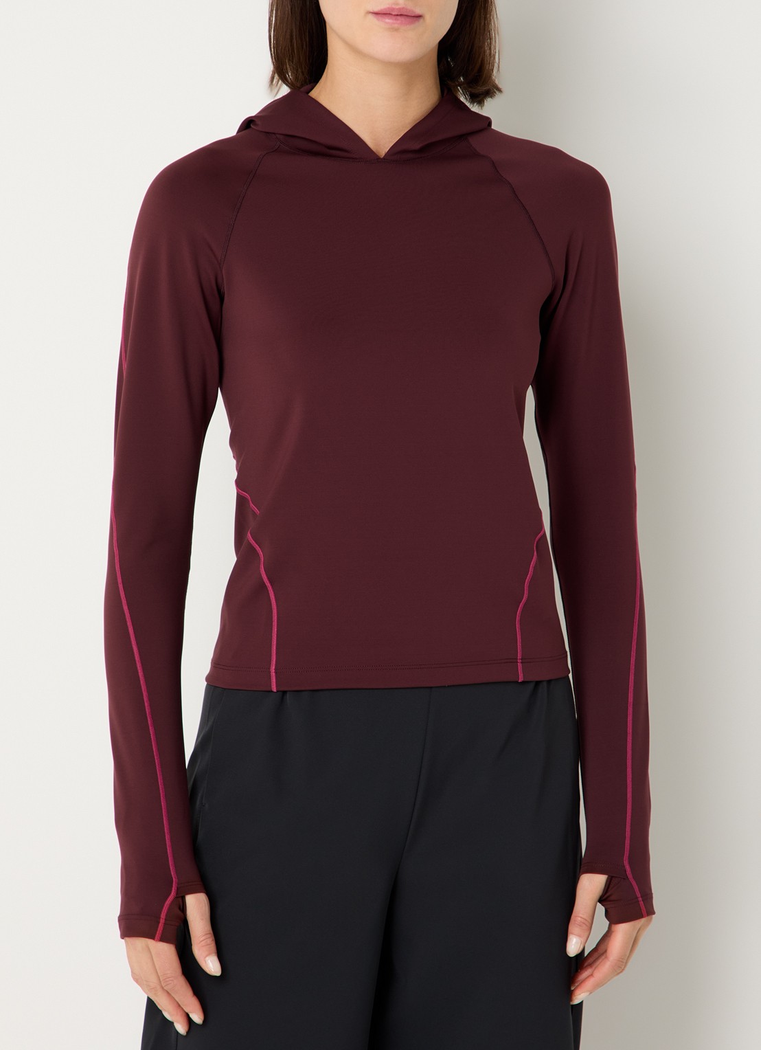 Nike Universa trainings longsleeve met capuchon - detail 3 bordeauxrood