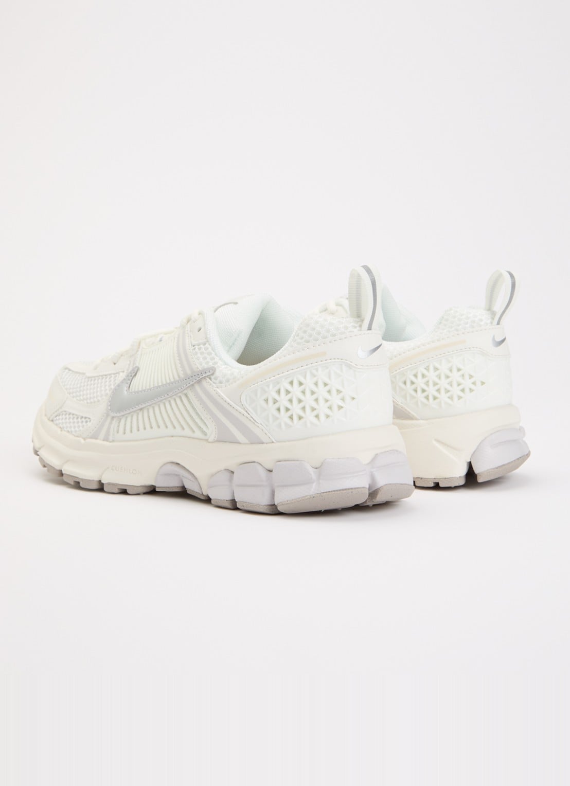 Nike Vomero 5 sneaker met mesh details - achterkant gebroken wit