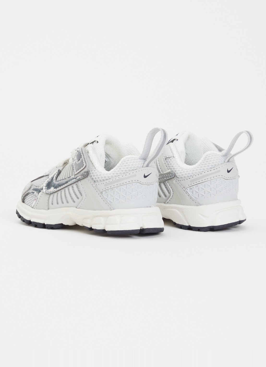Nike Vomero 5 sneaker van mesh met metallic details - achterkant 6 zilver