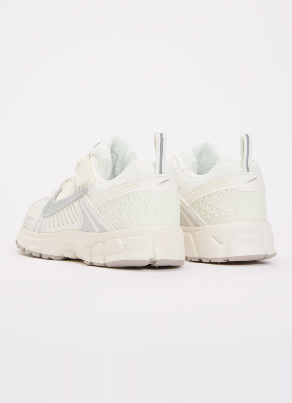 Nike Vomero sneaker met mesh details - achterkant 3 wit