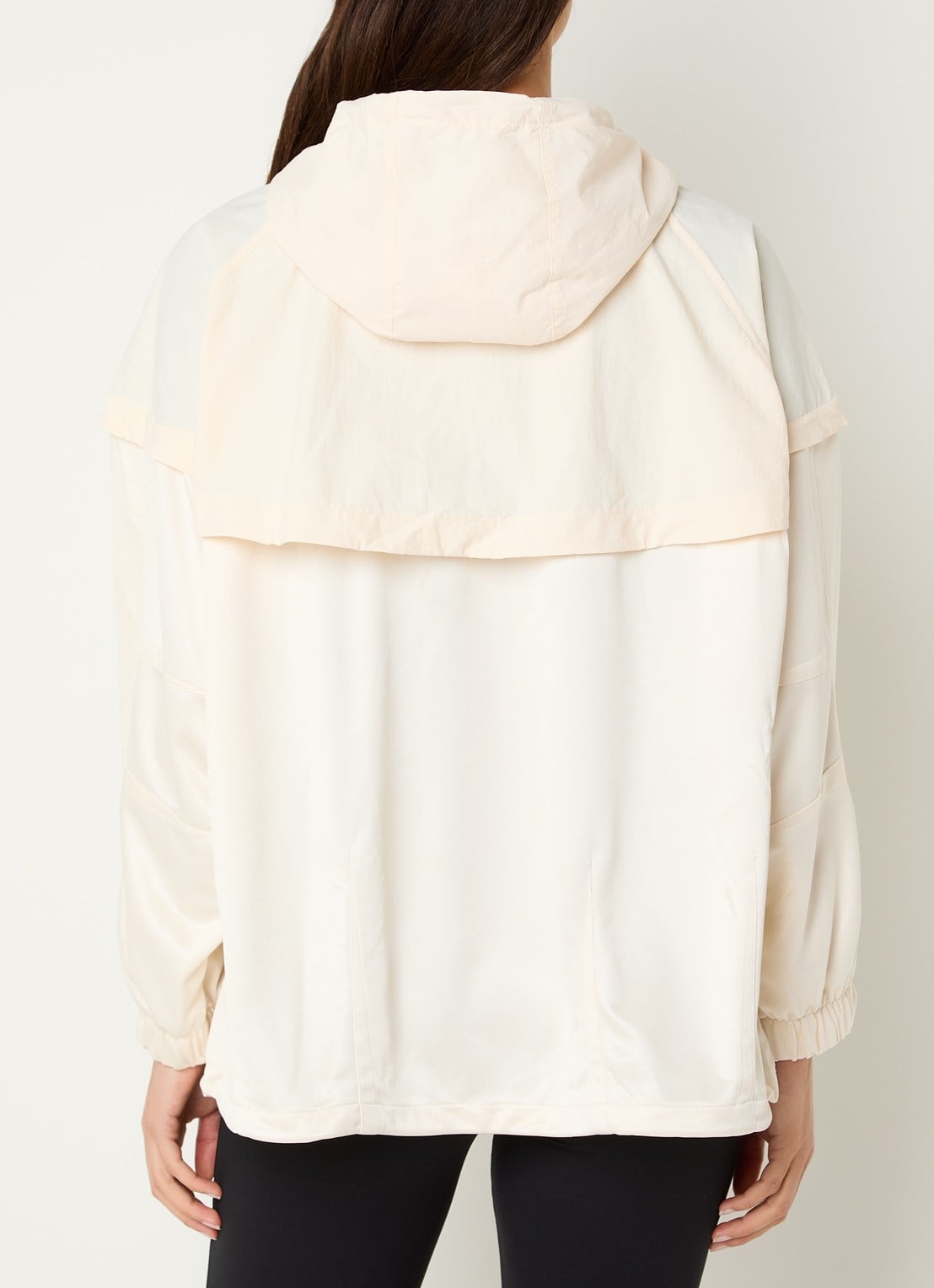 Nike Windjack van satijn met capuchon en steekzakken - achterkant beige