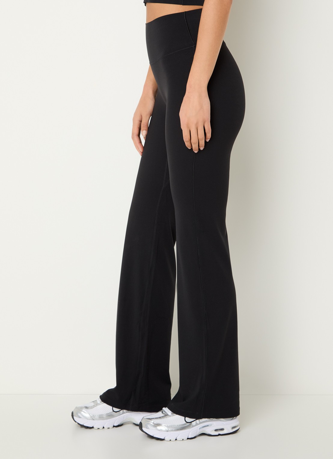 Nike Zenvy high waist flared fit legging - detail 3 zwart