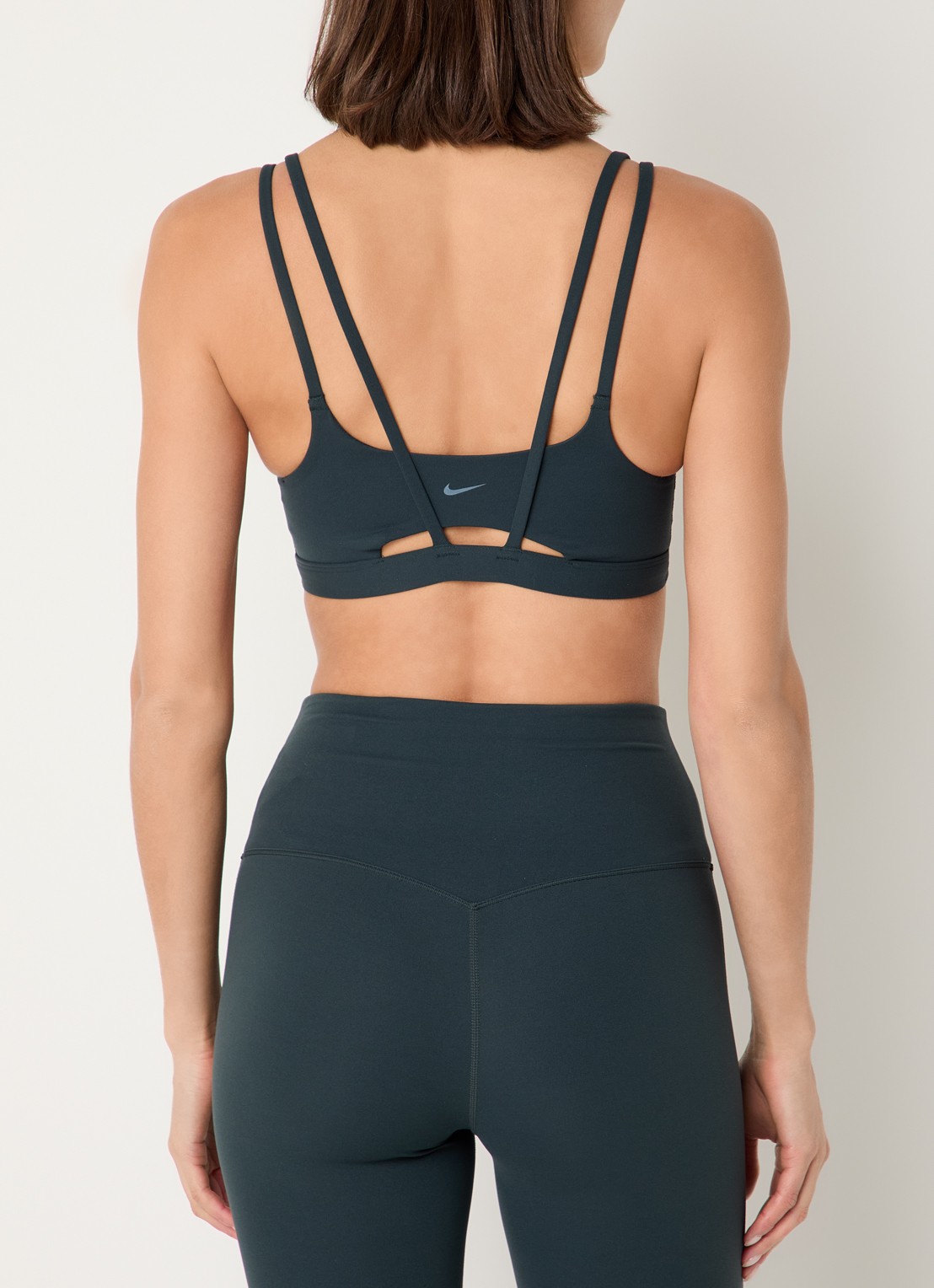 Nike Zenvy voorgevormde sport bh met light support - achterkant 3 olijfgroen