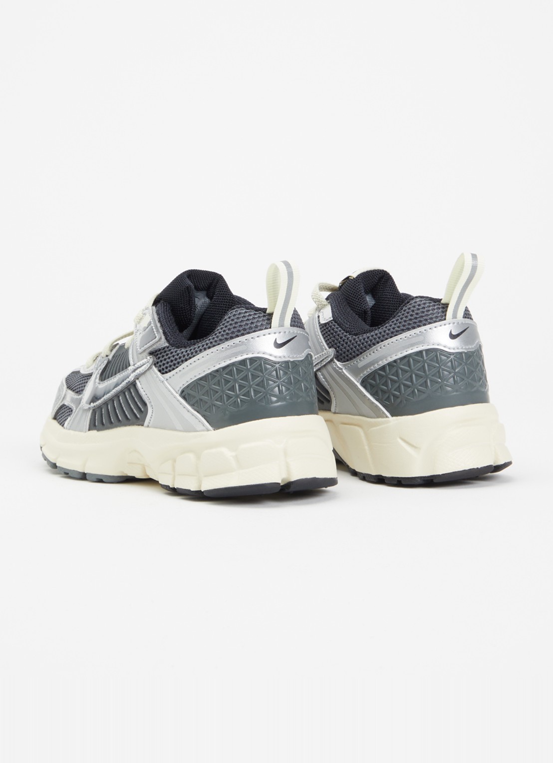 Nike Zoom Vomero 5 sneaker met mesh details - achterkant 4 zilver