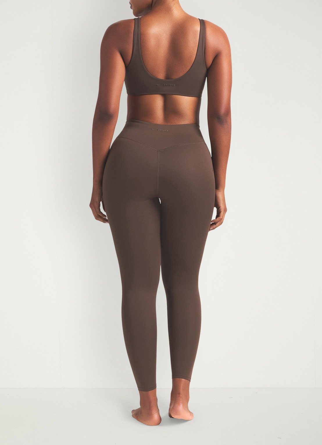 NikeSKIMS Matte high waist skinny fit trainingslegging - achterkant 3 lichtbruin