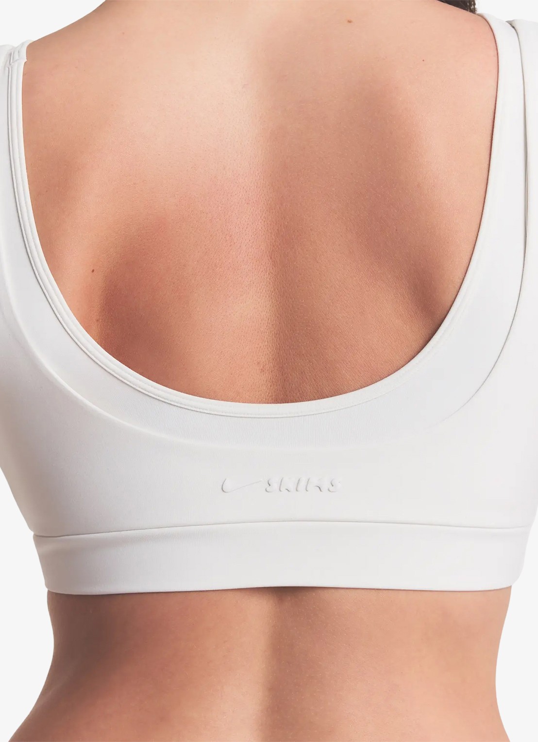 NikeSKIMS Matte sport bh met light support - achterkant 5 gebroken wit