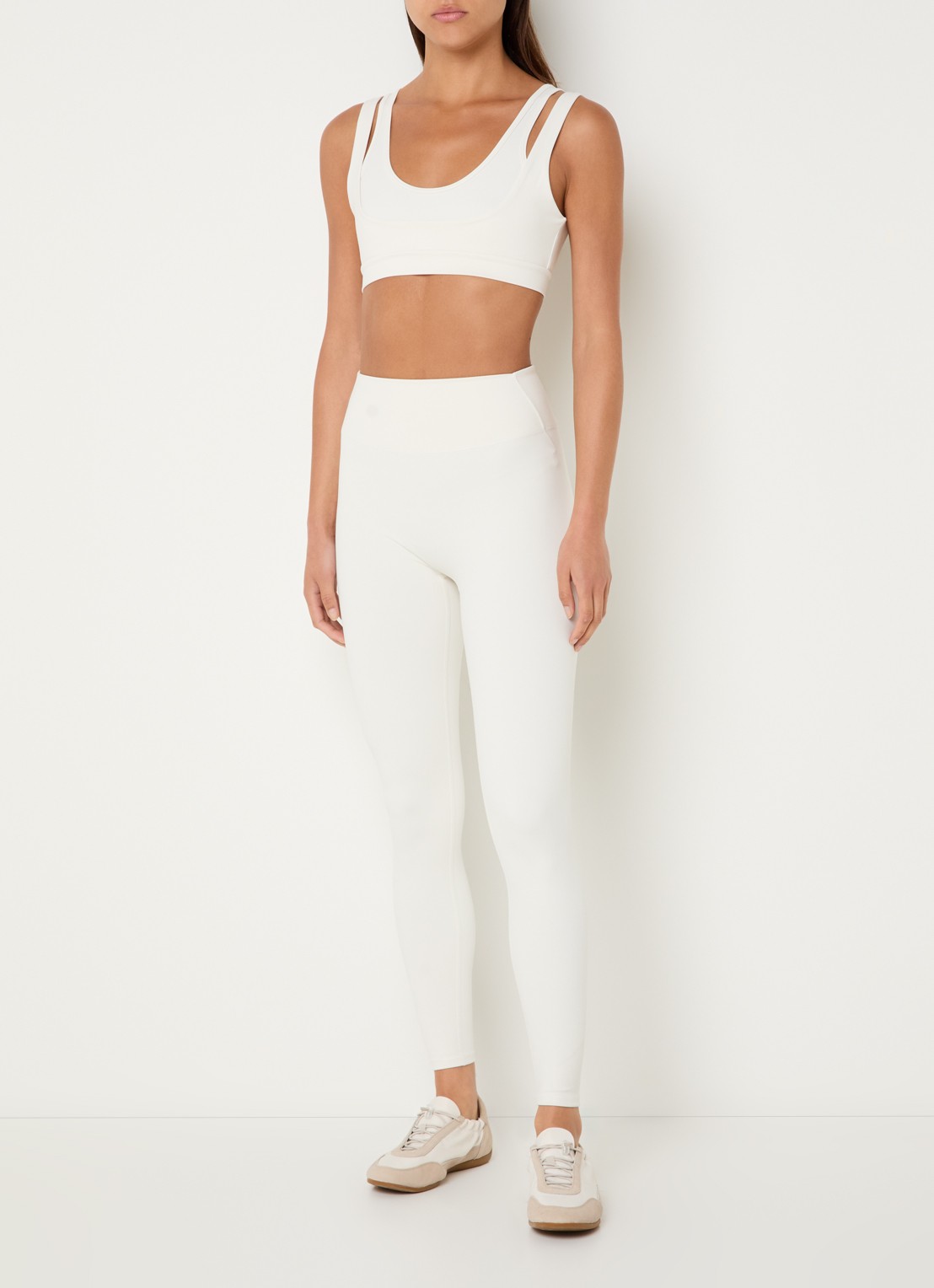NikeSKIMS Matte sport bh met light support - voorkant 2 gebroken wit