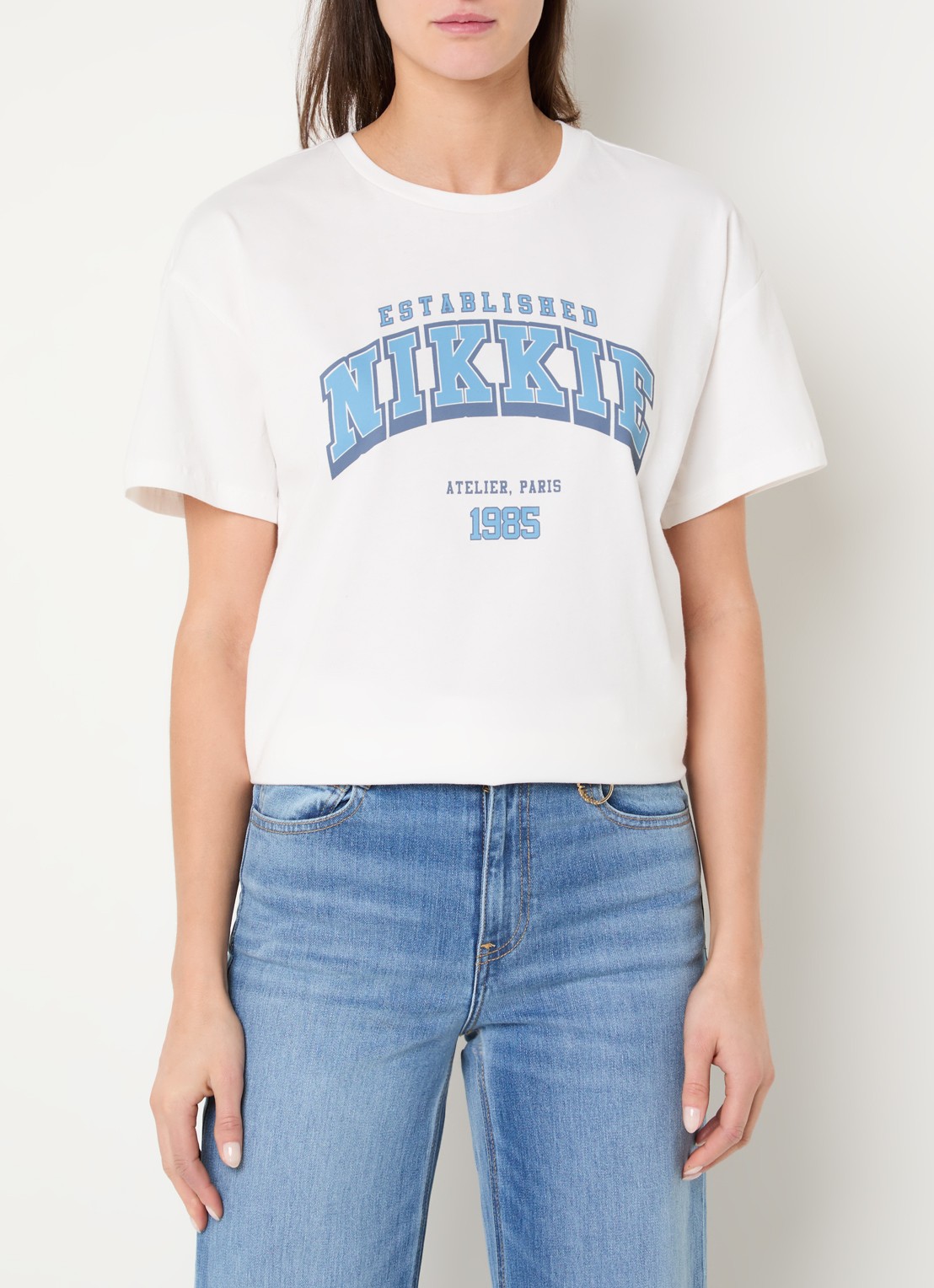 NIKKIE 1985 T-shirt met logo - detail 4 wit