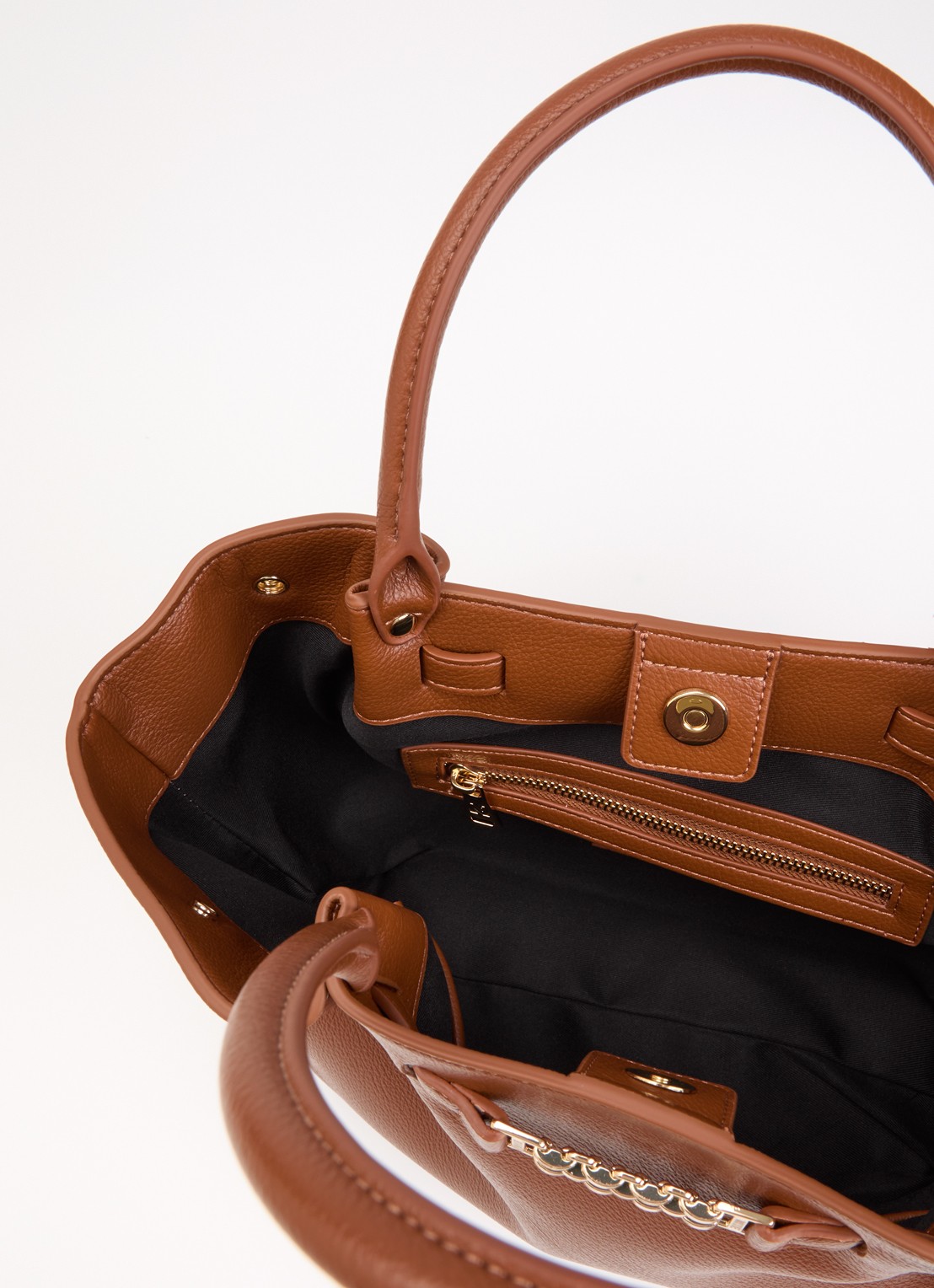 NIKKIE Ailis Chunky handtas met applicatie - detail cognac