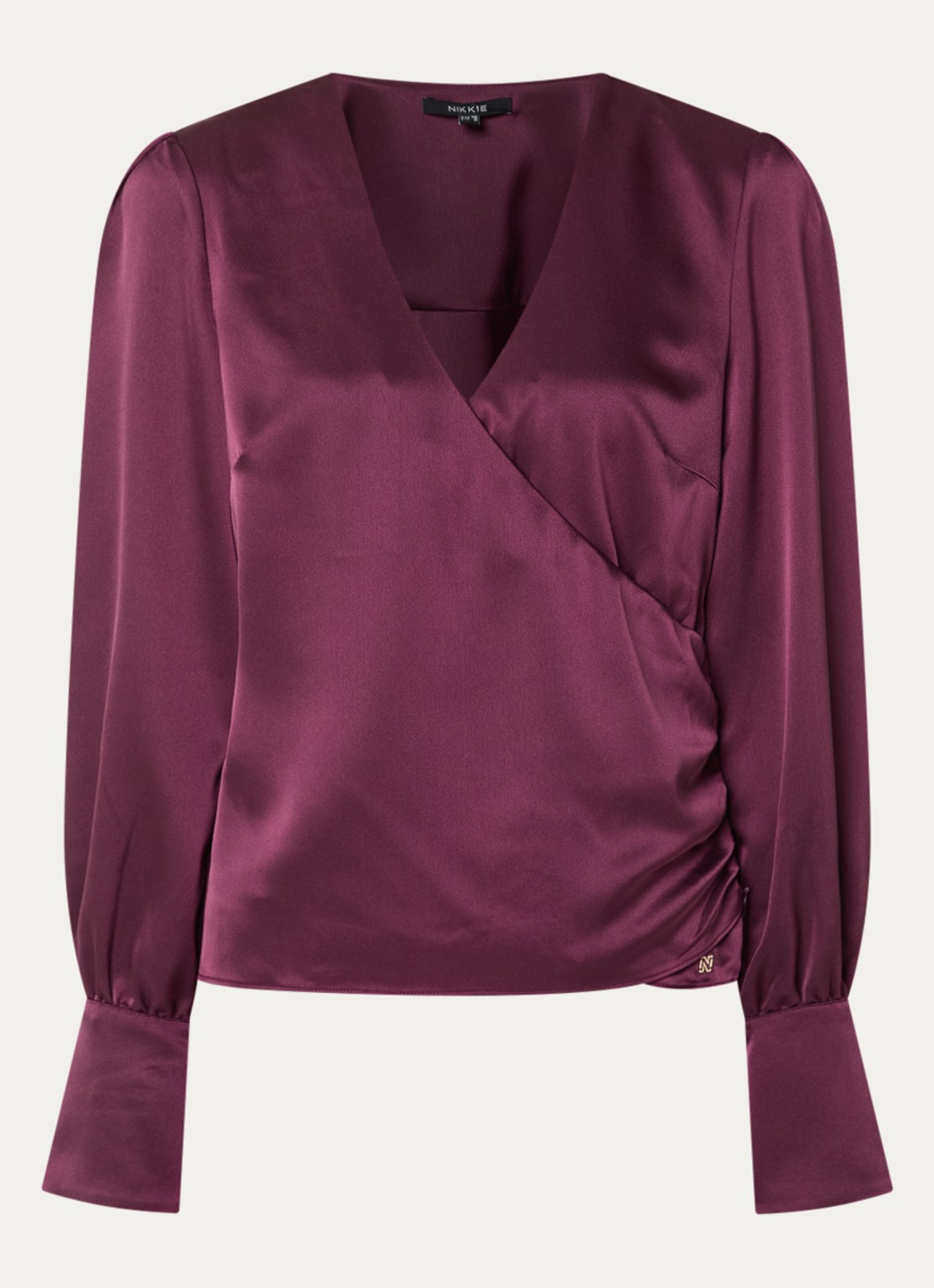 NIKKIE Aivy asymmetrische top van satijn met plooidetail - voorkant 2 aubergine