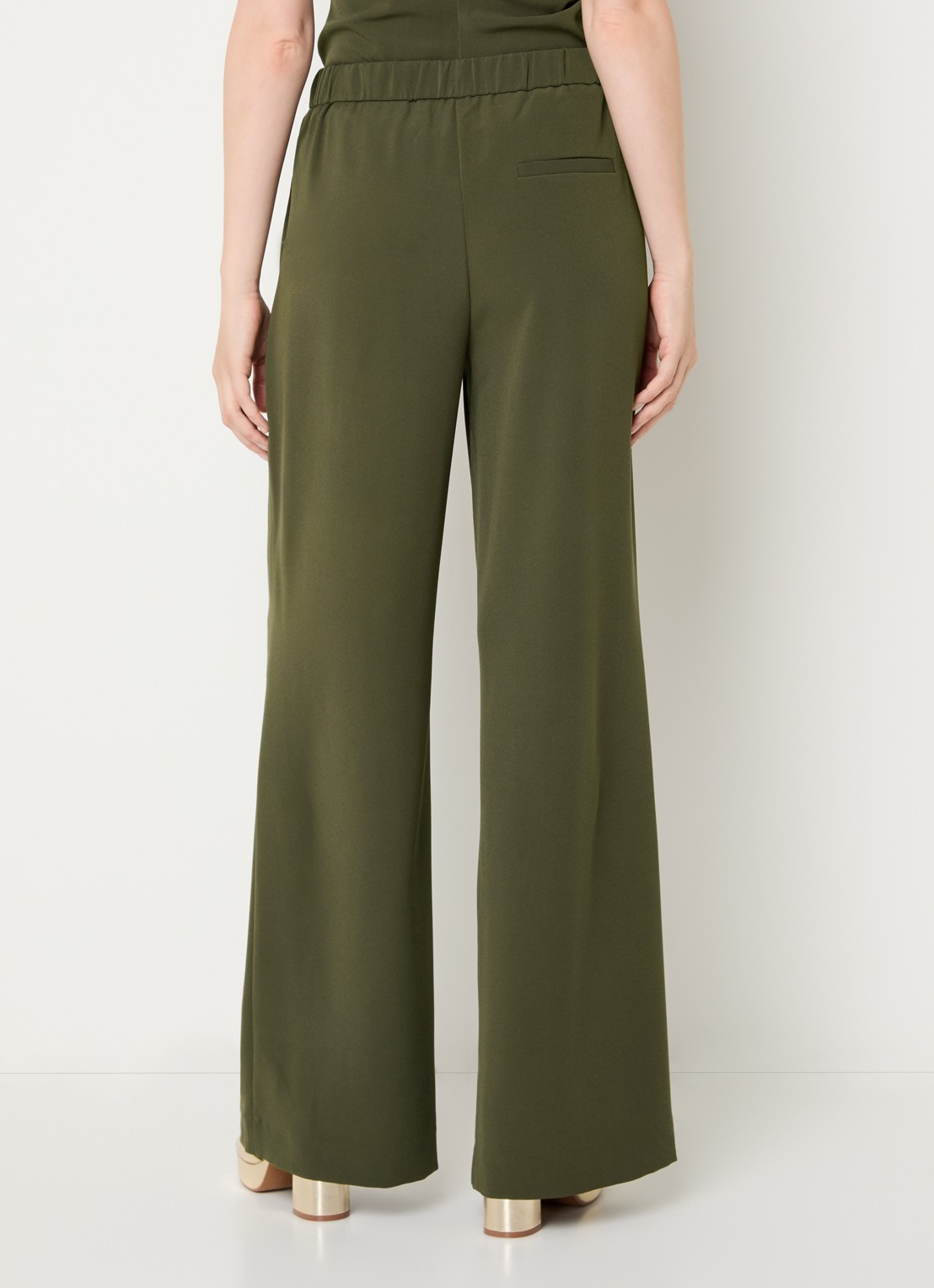 NIKKIE Amine high waist loose fit pantalon met steekzakken - achterkant donkergroen
