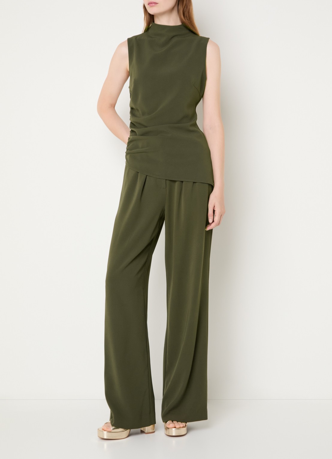 NIKKIE Amine high waist loose fit pantalon met steekzakken - voorkant 3 donkergroen