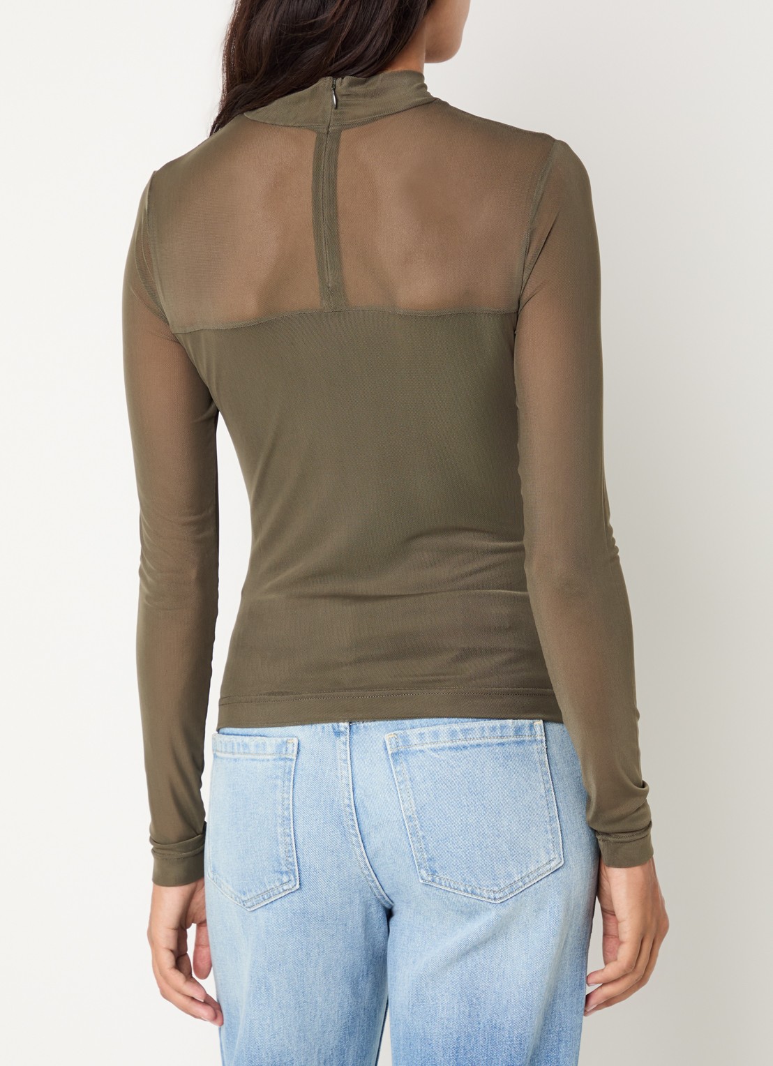 NIKKIE Analia semi-transparante top met strikdetail - achterkant bronsgroen