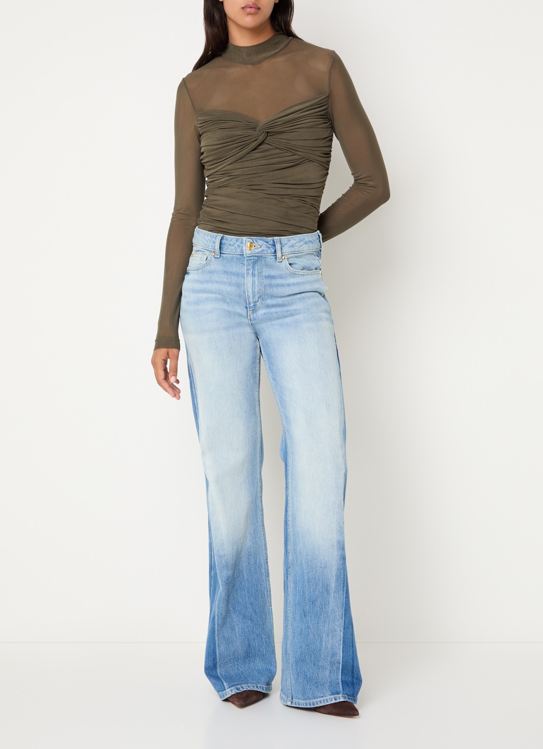NIKKIE Analia semi-transparante top met strikdetail - voorkant 3 bronsgroen