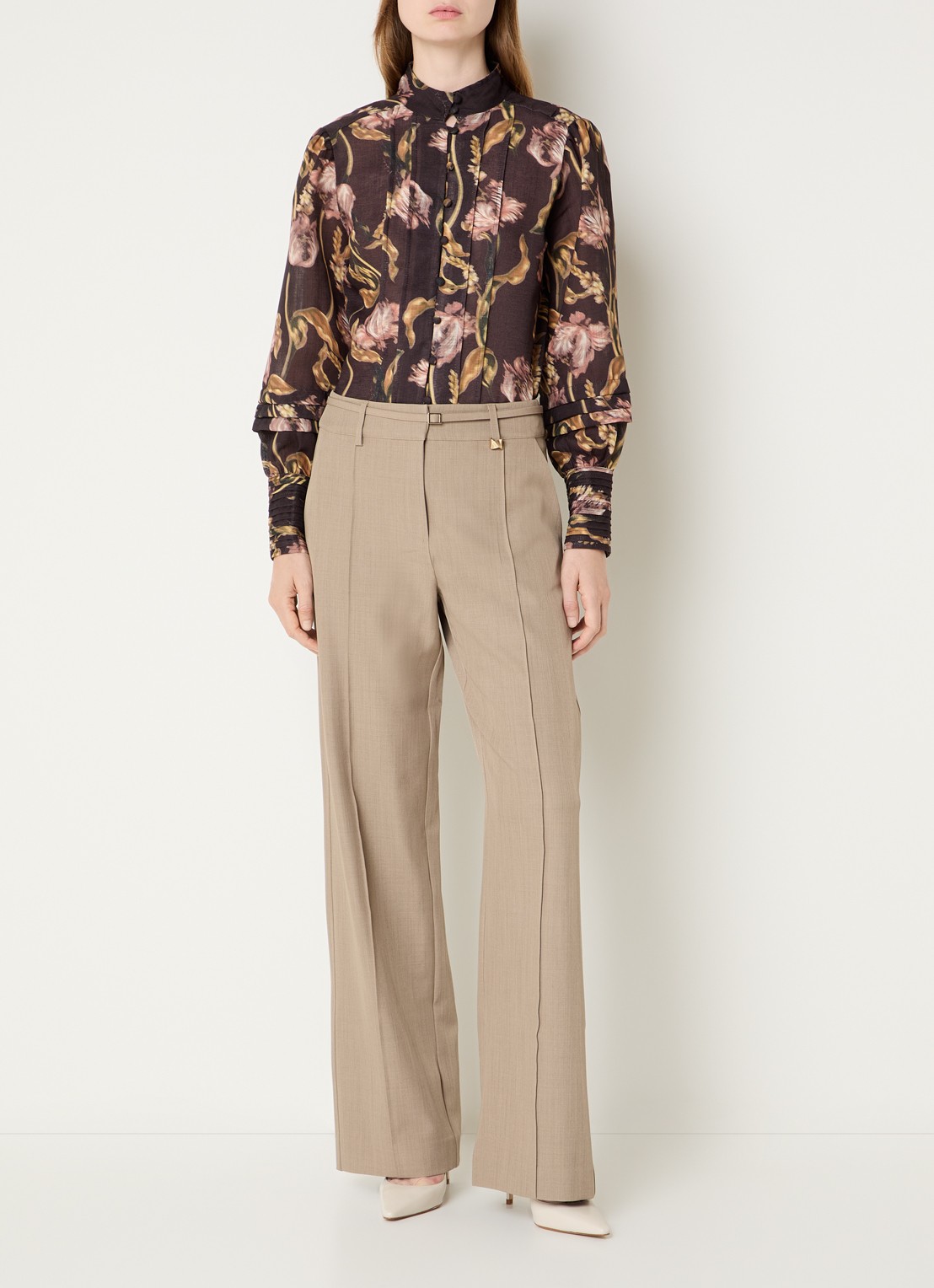 NIKKIE Apillone blouse met print - voorkant 4 donkerbruin