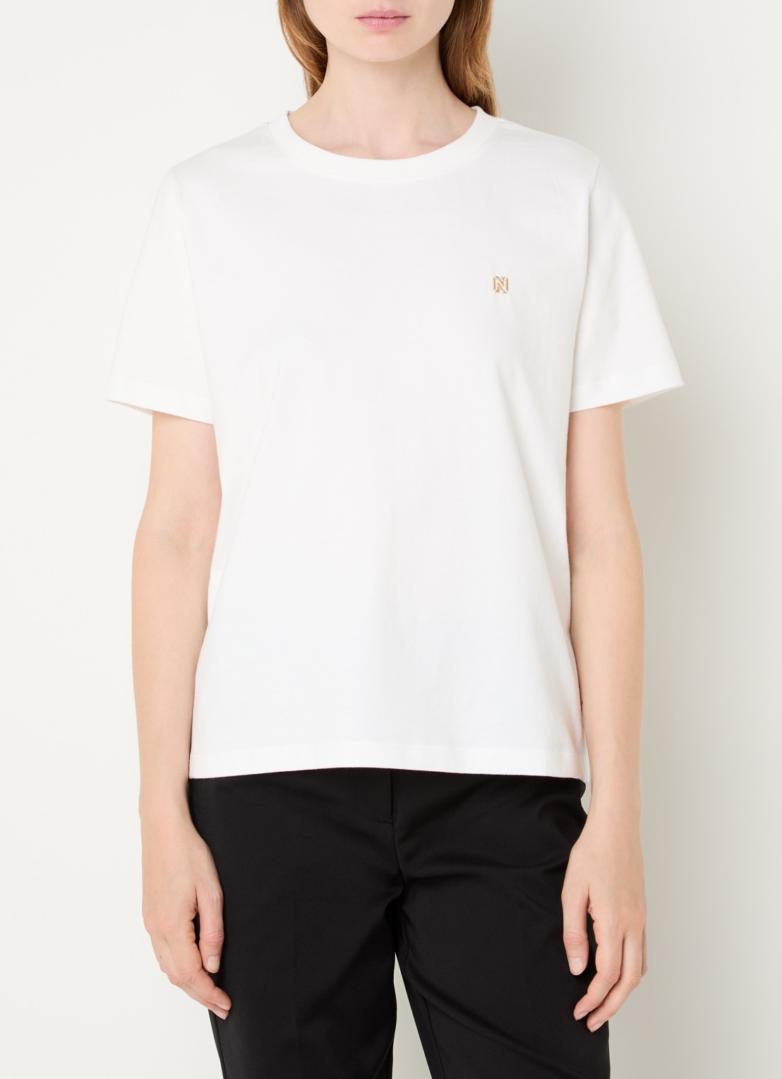 NIKKIE Arella T-shirt met logo - detail 4 wit