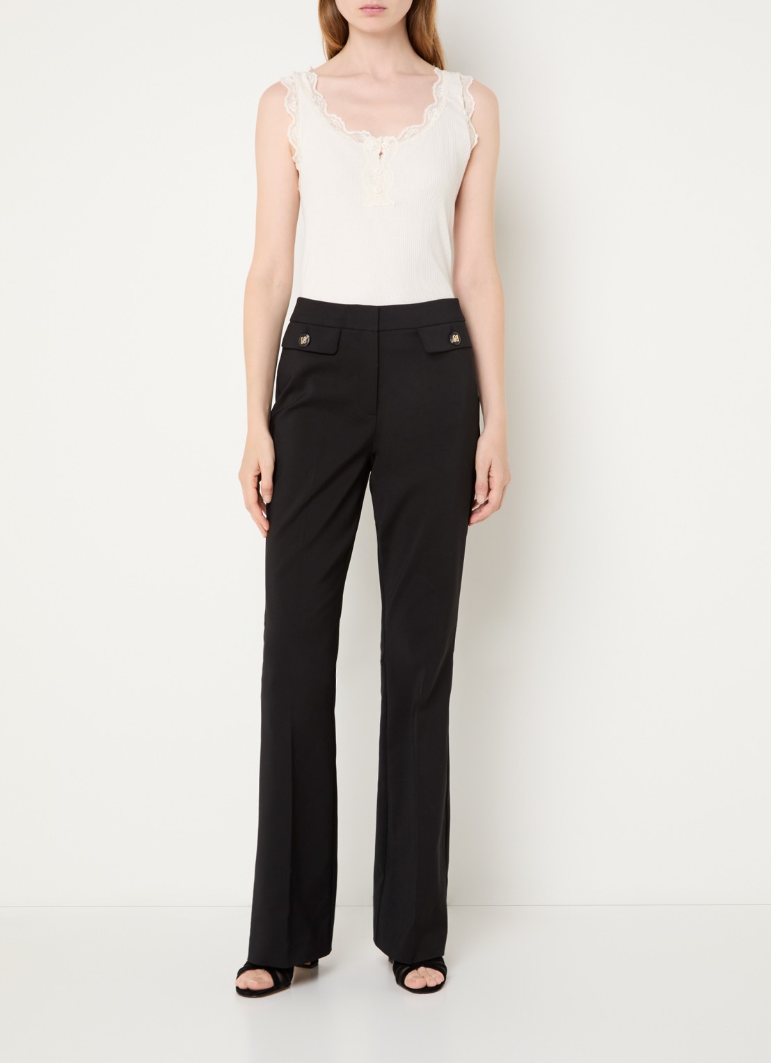 NIKKIE Arlynn tanktop met ribstructuur en details van kant - voorkant 2 gebroken wit