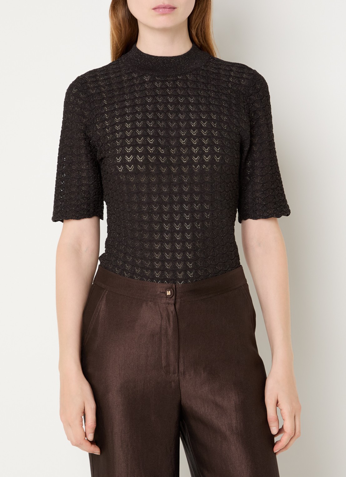 NIKKIE Arvella top met opengewerkt dessin en lurex - detail 4 chocoladebruin