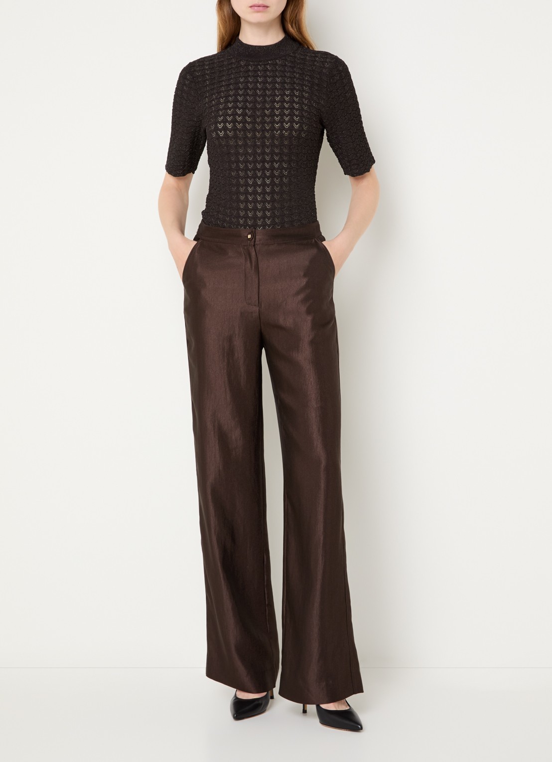 NIKKIE Arvella top met opengewerkt dessin en lurex - voorkant 3 chocoladebruin