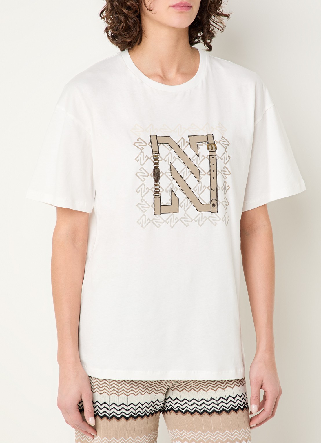 NIKKIE Chain T-shirt met print - detail 3 oudroze