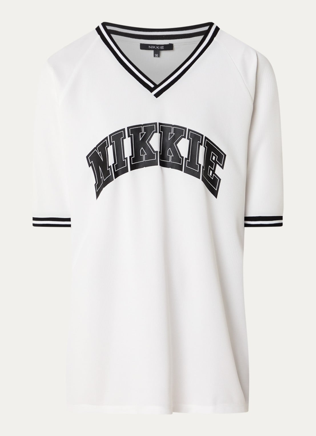 NIKKIE Football T-shirt met logoprint - voorkant 2 wit