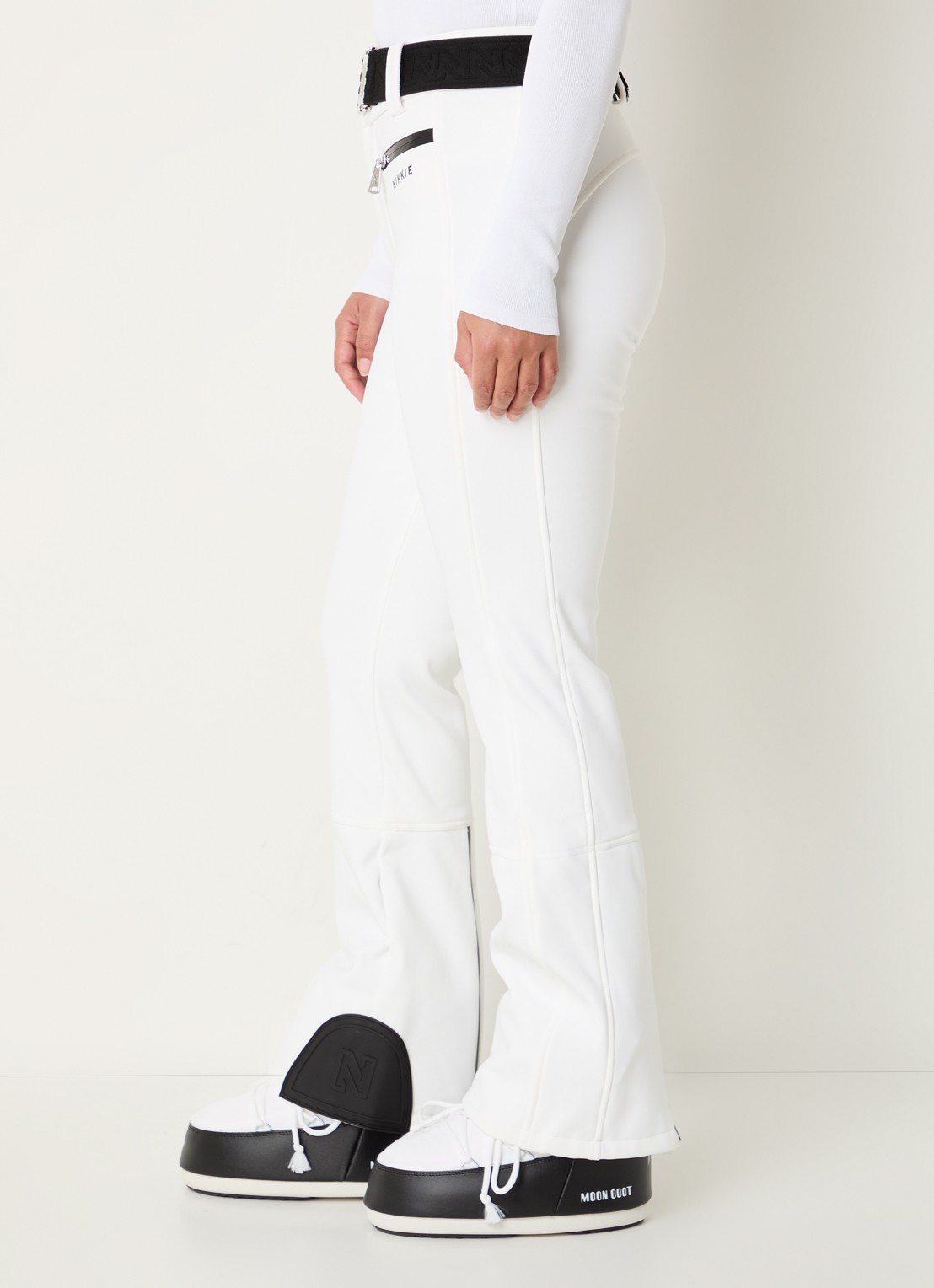 NIKKIE Grace high waist flared fit skibroek met ceintuur - detail 4 wit