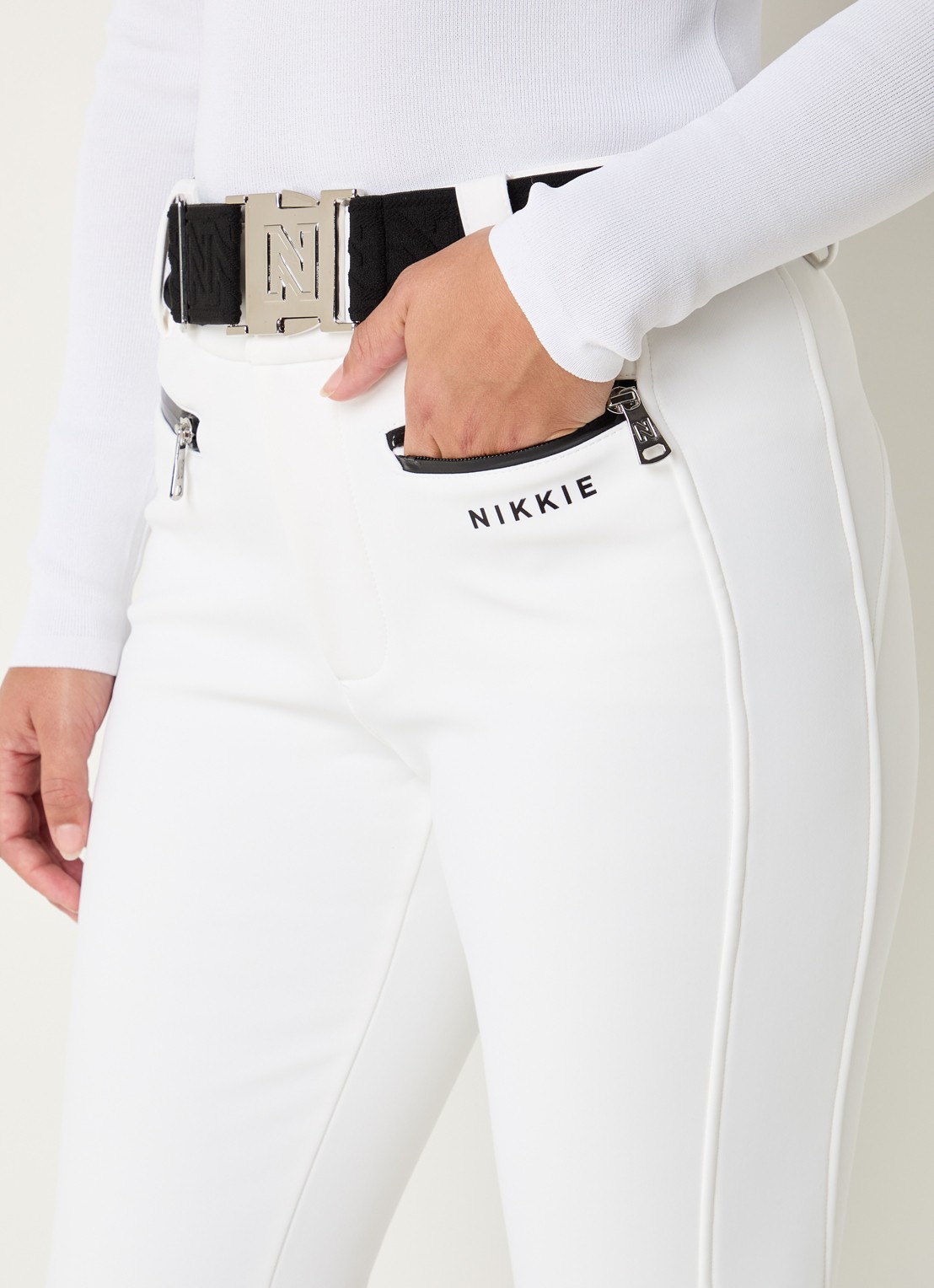 NIKKIE Grace high waist flared fit skibroek met ceintuur - detail 5 wit