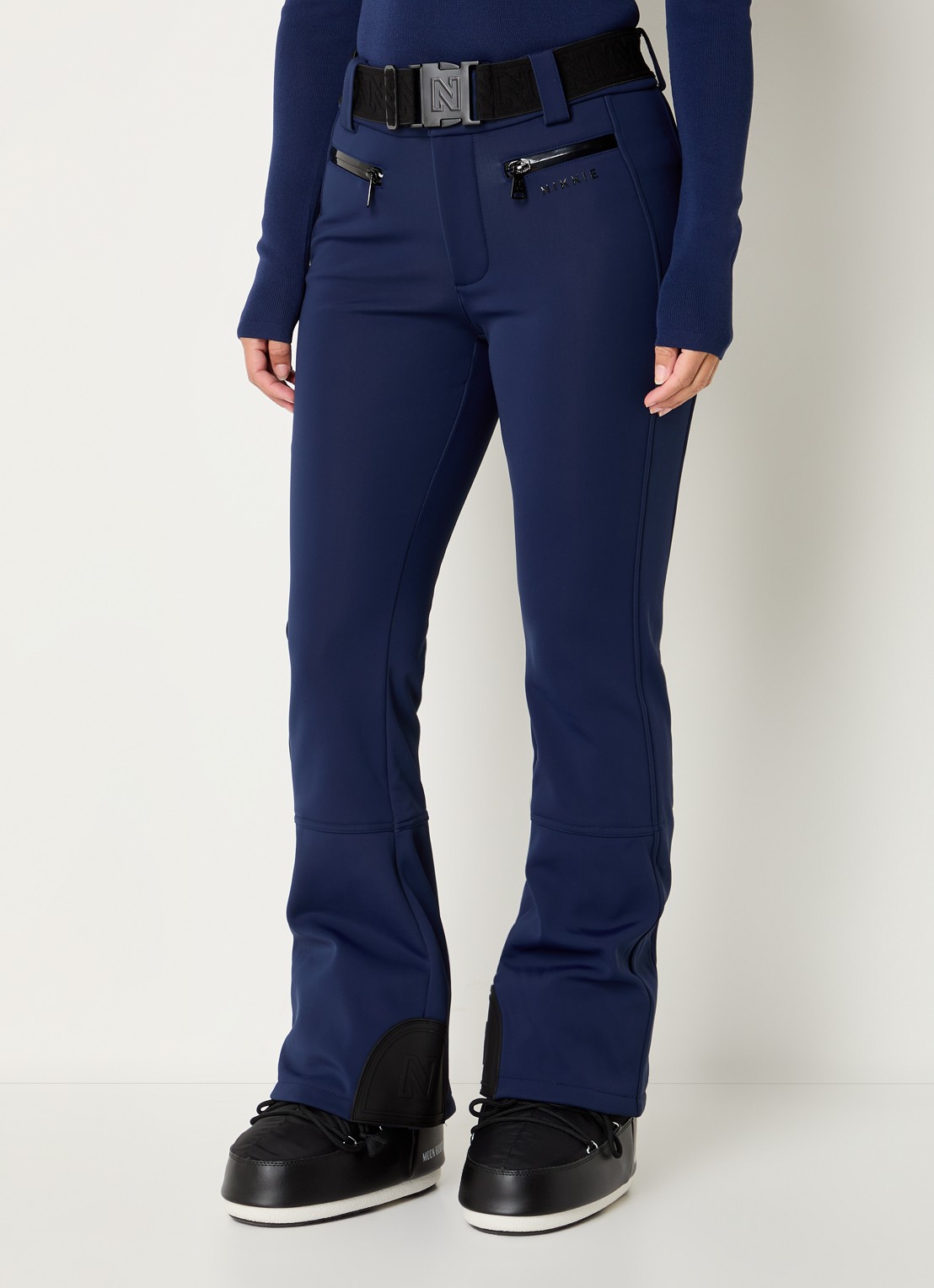 NIKKIE Grace high waist flared fit skibroek met ceintuur - detail 3 donkerblauw