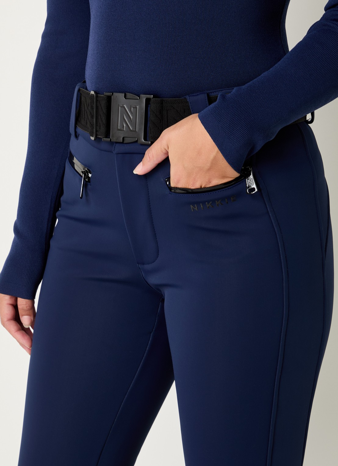 NIKKIE Grace high waist flared fit skibroek met ceintuur - detail 5 donkerblauw