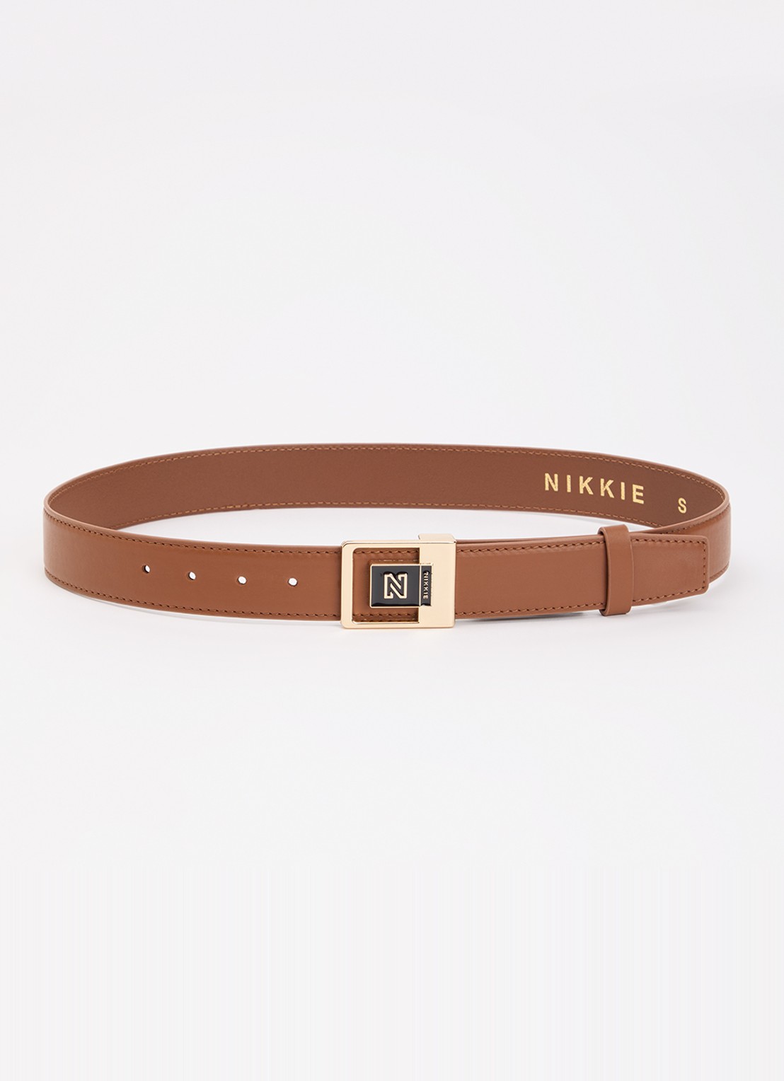 NIKKIE Hafiza riem van leer met logo  - voorkant cognac