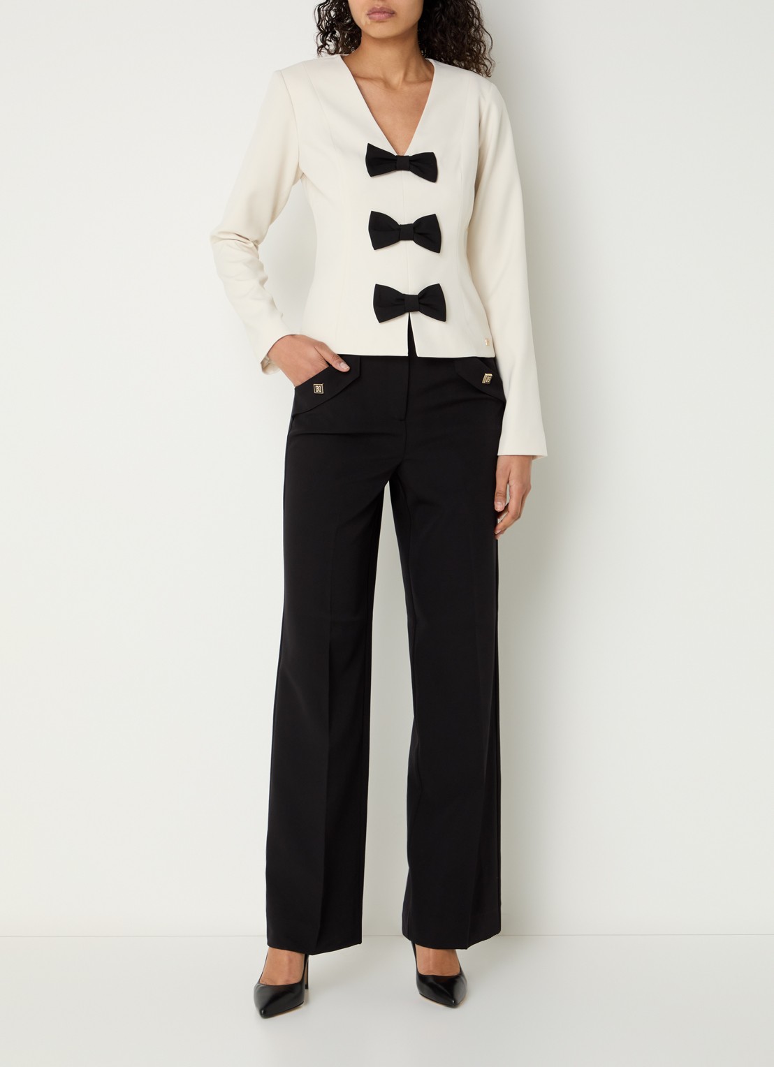 NIKKIE Henderson high waist loose fit pantalon met steekzakken - voorkant 4 zwart