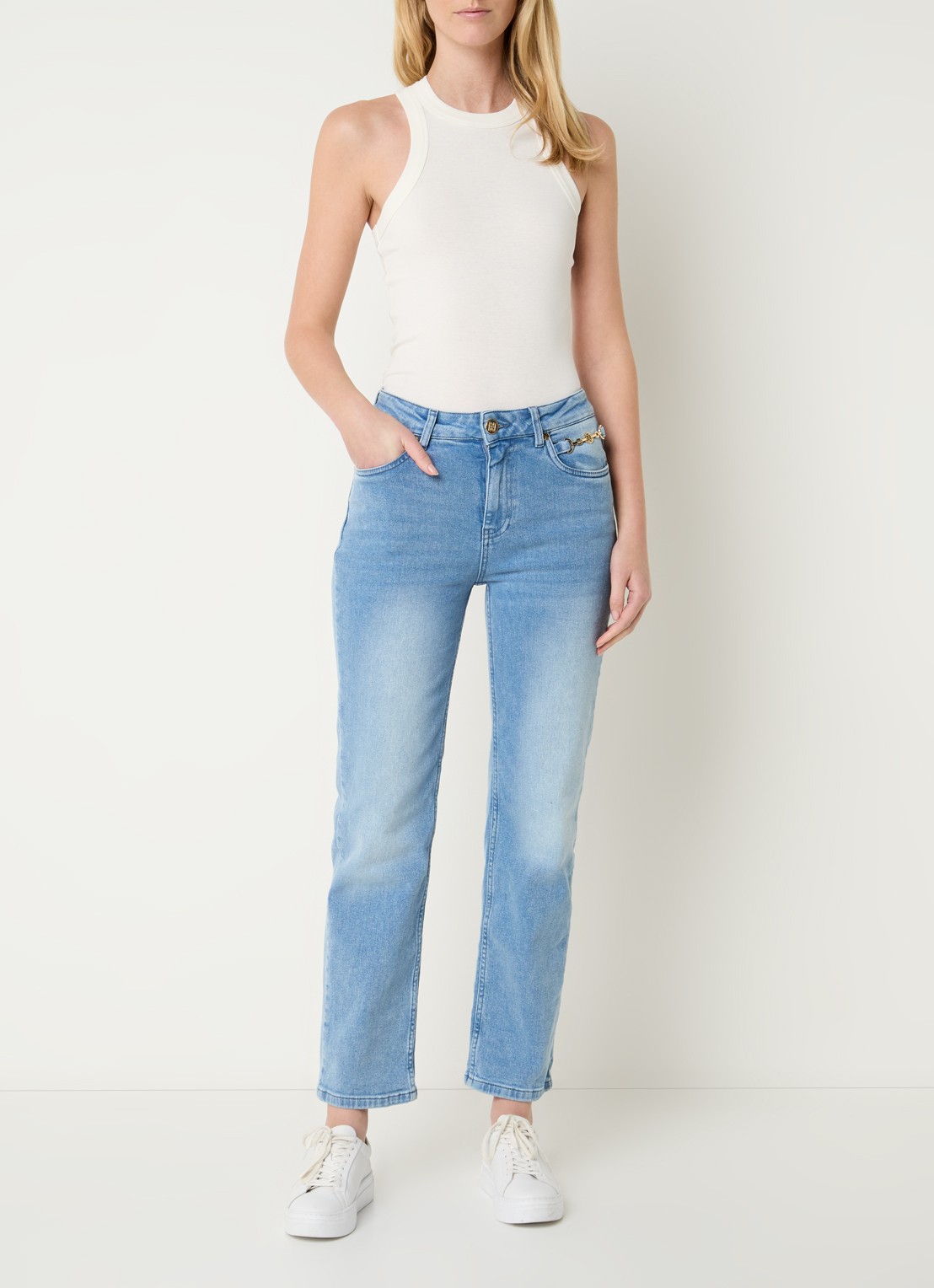 NIKKIE Irece tanktop met ronde hals  - voorkant 2 gebroken wit
