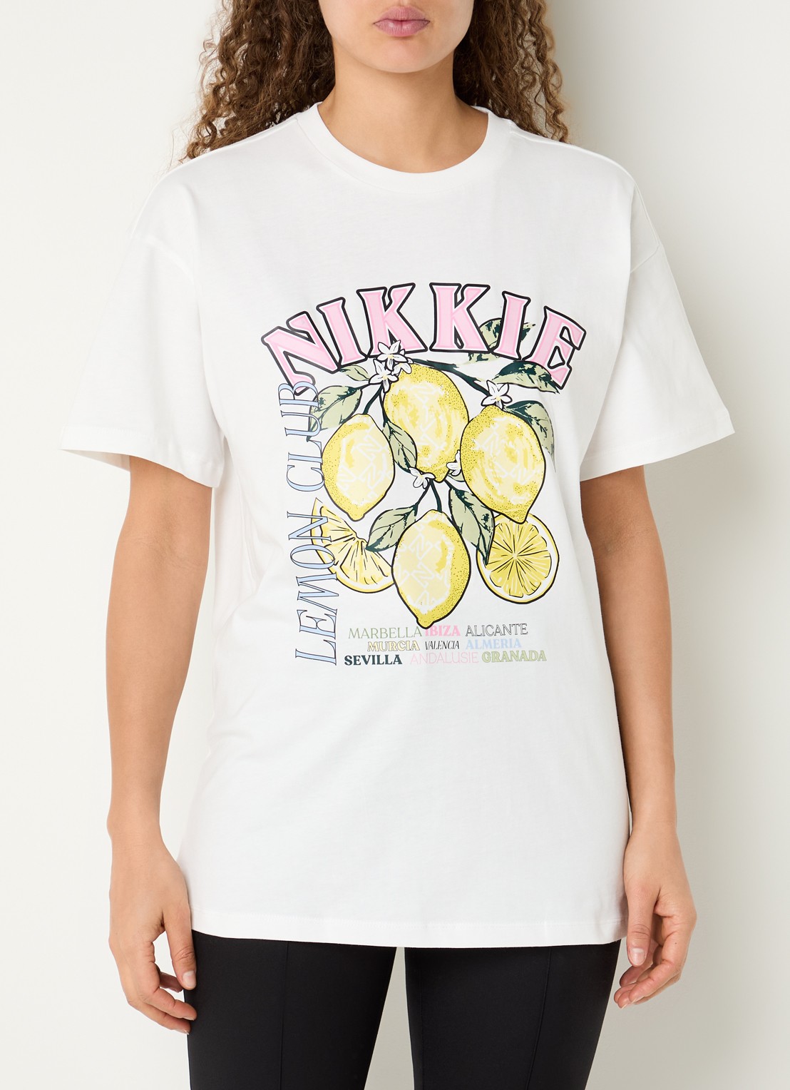 NIKKIE Lemon T-shirt met logo en print - detail 3 wit