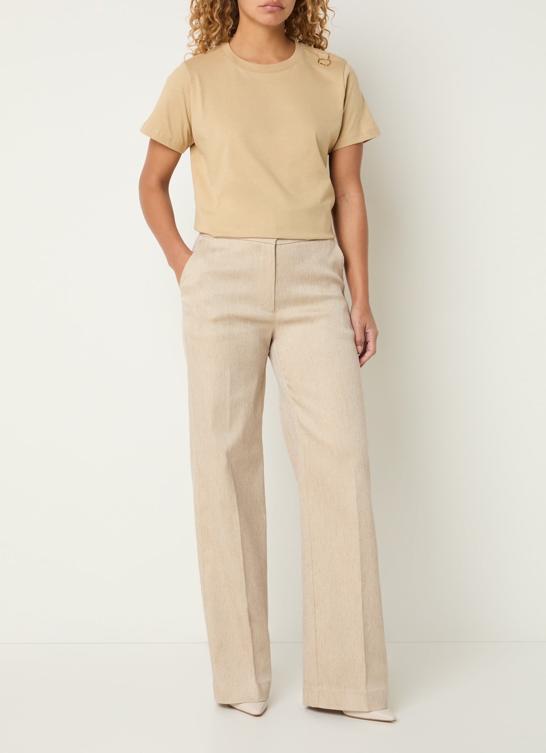 NIKKIE Logo Ring T-shirt met ronde hals - voorkant 3 beige