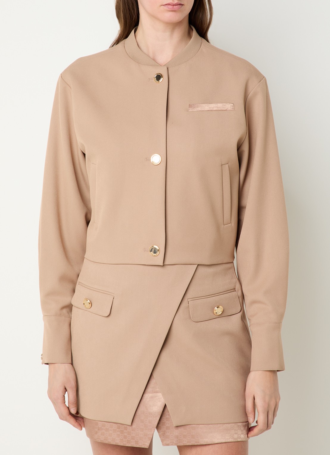 NIKKIE Oakland cropped bomberjack met steekzakken - detail 4 beige