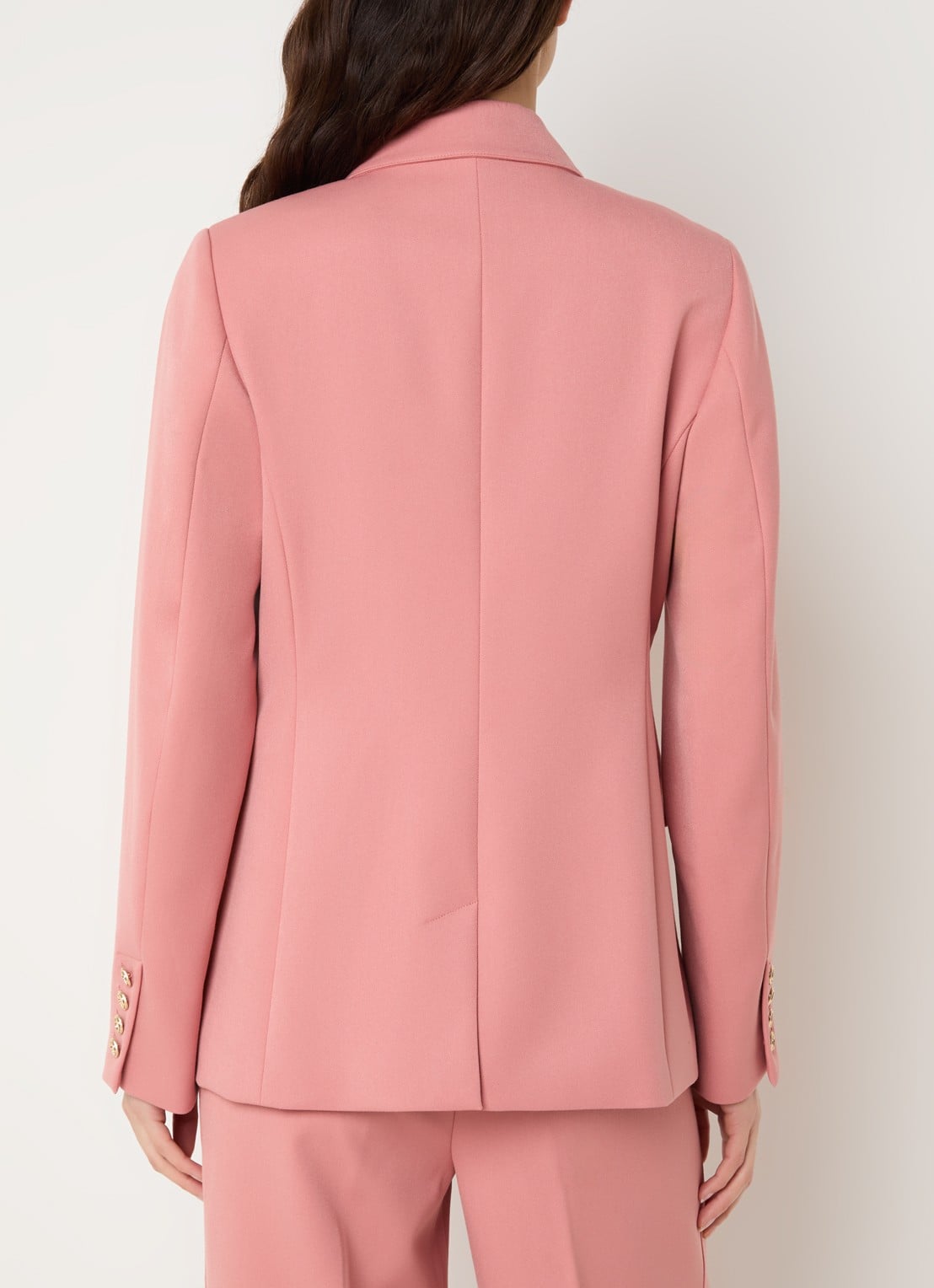 NIKKIE Oakland double-breasted blazer met schoudervulling en klepzakken - achterkant abrikoos