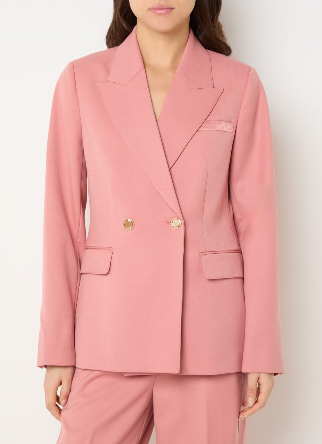 NIKKIE Oakland double-breasted blazer met schoudervulling en klepzakken - detail 2 abrikoos