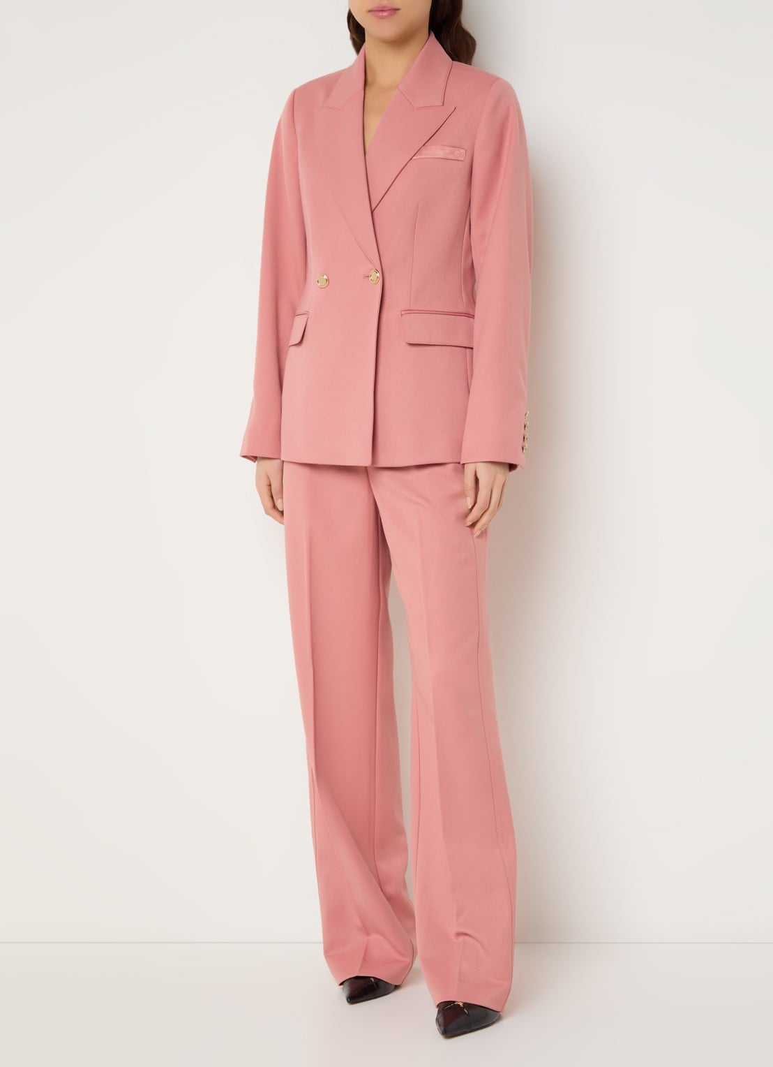 NIKKIE Oakland double-breasted blazer met schoudervulling en klepzakken - voorkant 4 abrikoos