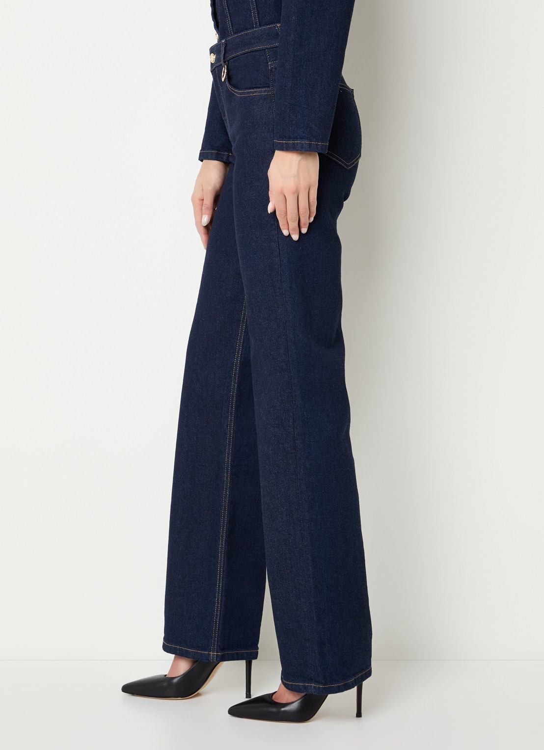 NIKKIE Obra high waist straight leg jeans met donkere wassing - detail 3 indigo